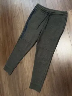 Item thumbnail for item dff798f8-6db2-4750-bf5f-4625e88382ff