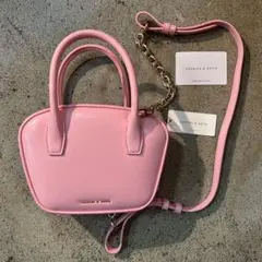 クロスボディバッグ　ハンドバッグ　CHARLES&KEITH ピンク