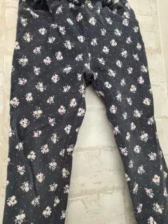 ⭐︎同封300円⭐︎ 花柄ネイビーキッズパンツ　130cm