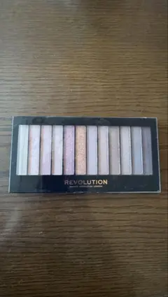 Makeup Revolution アイシャドウパレット 12色のサムネイル