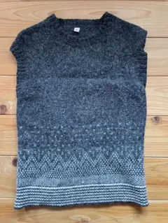 UNIQLO キッズ　ニットベスト S