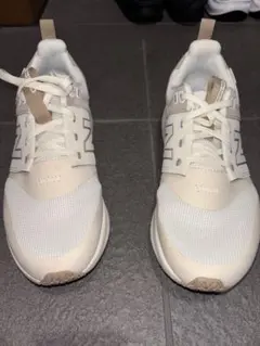 New Balance 900 ホワイト スニーカーのサムネイル