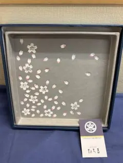 たち吉 桜花文 角皿　新品未使用品のサムネイル