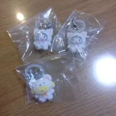 サンリオ　めじるしアクセサリー　ふわふわスノー　クロミ　ポムポムプリン