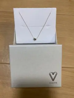 VERITE ネックレス　(7月末まで)のサムネイル