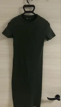 ZARA オリーブグリーン 半袖ひざ丈リブワンピースM