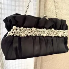 ビーズ付き黒クラッチバッグ　結婚式 パーティバック　チェーン付き
