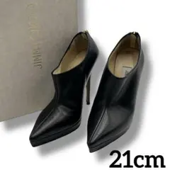 Item thumbnail for item 066df44d-2d7d-4c63-99a9-9ddd9c5b6674