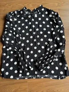 ZARA水玉模様の長袖シャツ