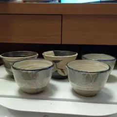 陶器の湯呑み茶碗