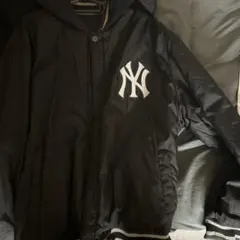 ニューヨーク・ヤンキース フード付きスタジャン