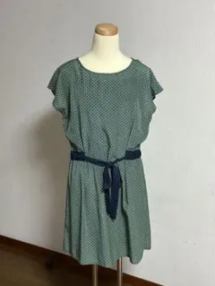 アーバンリサーチ　緑色ドット柄ウエストリボン付きワンピース