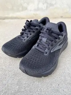 ［新品］Brooks Ghost 16 23cm 黒 スニーカー ランニングのサムネイル
