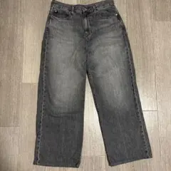 UNIQLOグレーワイドストレートジーンズ26