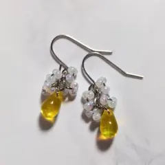 No.649 チェコビーズ ファルファーレとドロップビーズのピアス - メルカリ