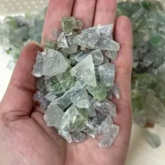 天然石 フローライト 八面体 原石 グリーン さざれ ダンブル 50g
