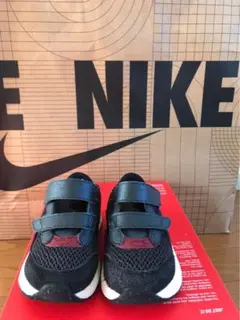 Nike キッズ スニーカー 黒/赤 ベルクロ