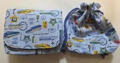 マジックテープのお弁当袋とコップ袋（水色の電車柄）