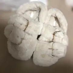 クリーム色　36 ファースリッパ ゴールド金具付き　ふわふわ