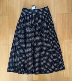 新品タグ付き！アニエスベーのロングスカート サイズ36（S相当）のサムネイル