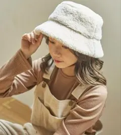 【WEGO】リバーシブルファーボアハット　オフホワイト