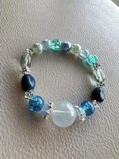 青緑のビーズブレスレット