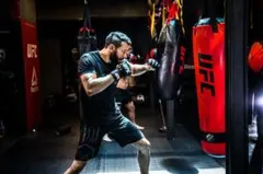 新品外箱破損特価】UFC公式MMAヘビーバッグ100LB（約46kg）ホワイト