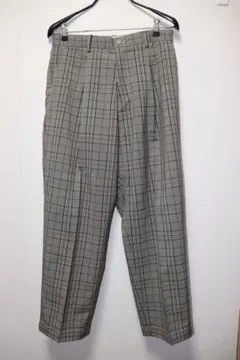 ベージュ スラックス