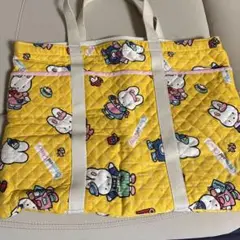 キャラクター柄のキルティングトートバッグ