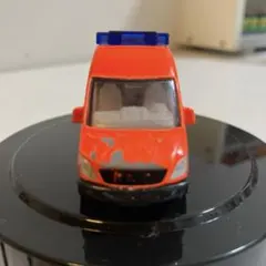 【siku】フォルクスワーゲン マルチバン【消防指揮車】