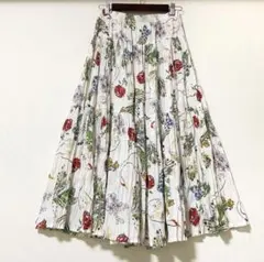 ユニクロ×イネスコラボのクリンクル加工ティアードロングスカートのサムネイル