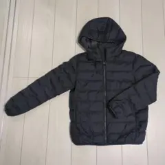 ブラックフード付きダウンコート