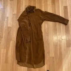 コーデュロイワンピースです。羽織でも出来ます。