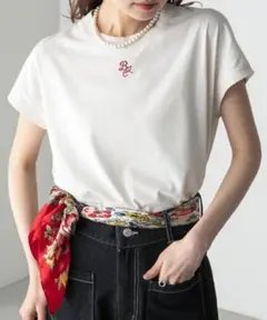 BONLECILL◎Tシャツ　アイボリー　刺繍ワンポイントフレンチスリーブ