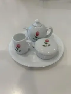 新品希少　マニーローズミニチュアティーセット バラの花柄