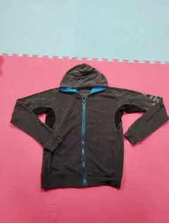 グレー フード付き パーカー　アスレタ　ATHLETA　160