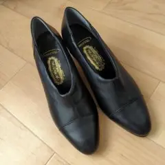 新品銀座　ヨシノヤ　パンプス　21.5㎝