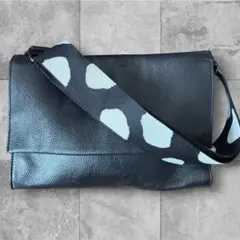 美品 ear PAPILLONNER ワイドテープショルダーバッグ イアパピヨネのサムネイル