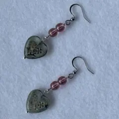 ハートモチーフビーズのピアス