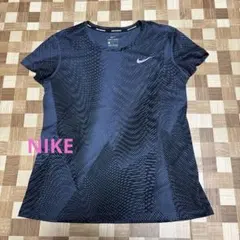 美品　Nike DRI-FIT ランニングトップス　Mサイズ