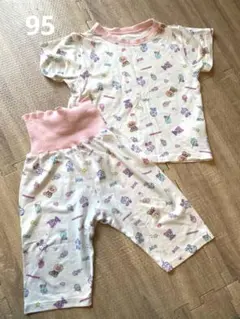 95アンパンマンパジャマ上下セット