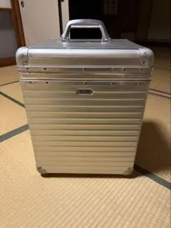 期間限定！お値引き中RIMOWA ブラック ストライプ キャリーケース