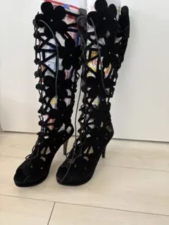【未使用品】黒いフラワーカットアウトニーハイブーツ 23.5cm〜24.0cm