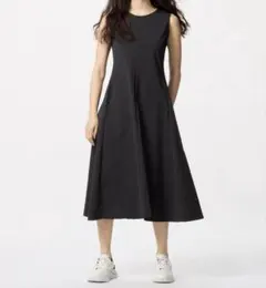 UNIQLO ウルトラストレッチワンピース　ノースリーブ