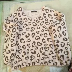 ヒョウ柄ニット