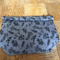 Item thumbnail for item e5b42965-ac60-4095-b833-0a4baa5a75dd