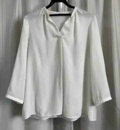 【インディヴィ】キーネックブラウス