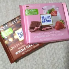 Ritter Sport チョコレート　ヘーゼルナッツ&ストロベリー　 2種のサムネイル