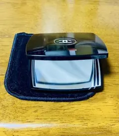 CHANEL 2面コンパクトミラー.ケース.ボックス.手提げ袋付き
