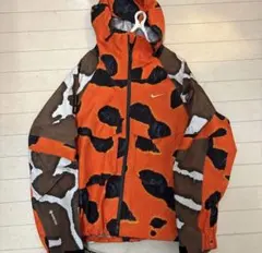 カーキマウンテンパーカー